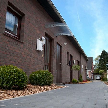 Ferienhaus Kleine Oase Varel Buitenkant foto